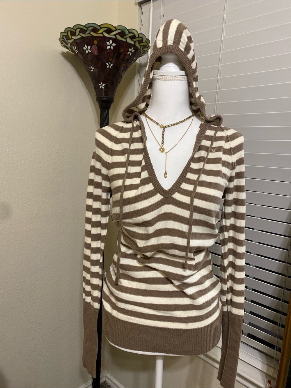 Vintage y2k-era striped V-Neck Hoodie Sweater in Brown and Cream